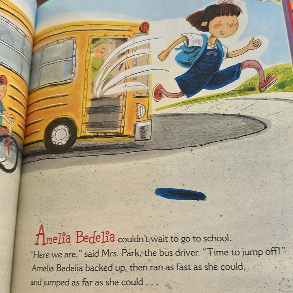 Amelia Bedelia's First‎ Day of School Hardcover Book NEW